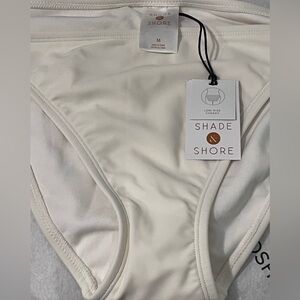 TARGET SHADE & SHORE NWT LOW RISE CHEEKY OFF-WHITE BIKINI BOTTOM